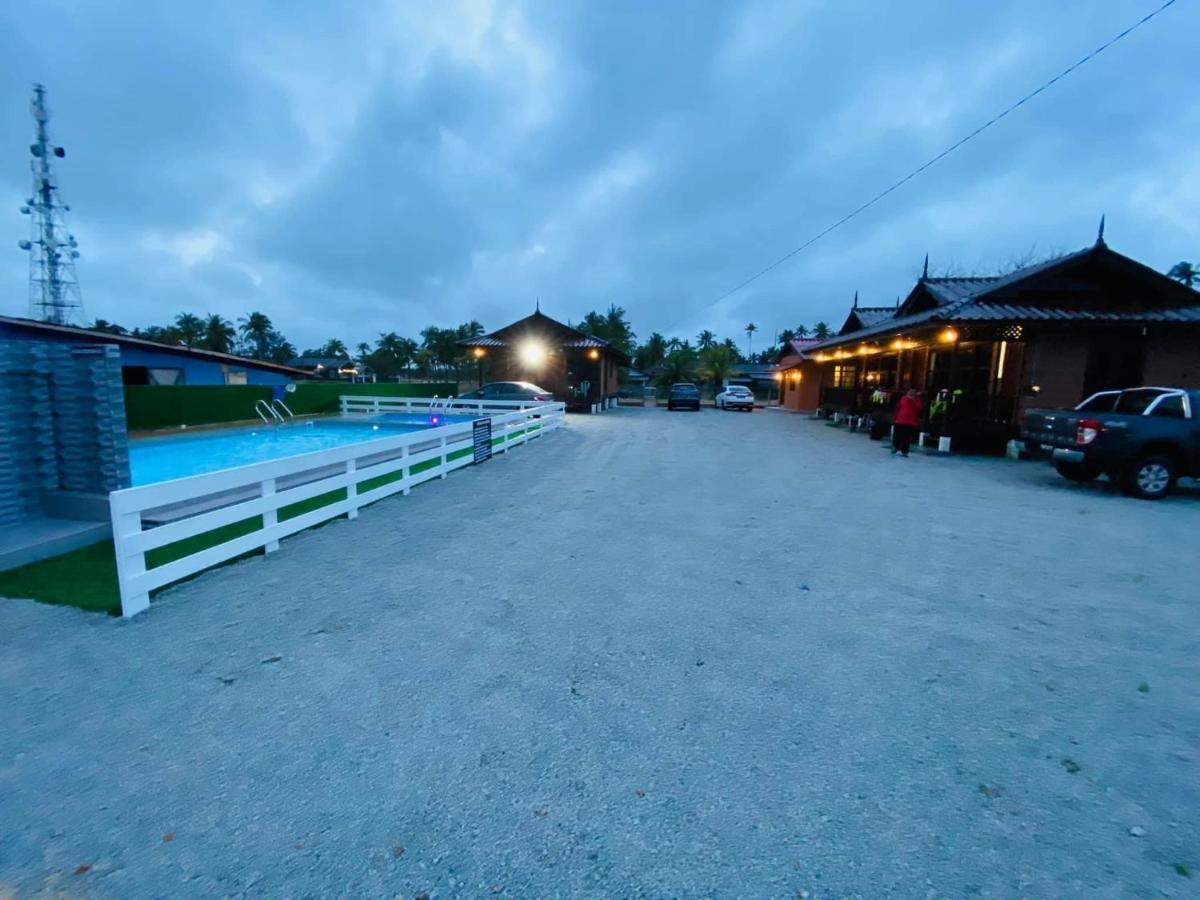 Tts Staycation Chalet Kampung Penarik Bagian luar foto