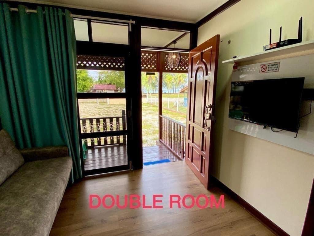 Tts Staycation Chalet Kampung Penarik Bagian luar foto